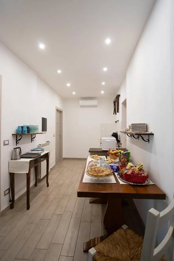 Un Posto Al Sole Bed & Breakfast Molino Nuovo  Italy