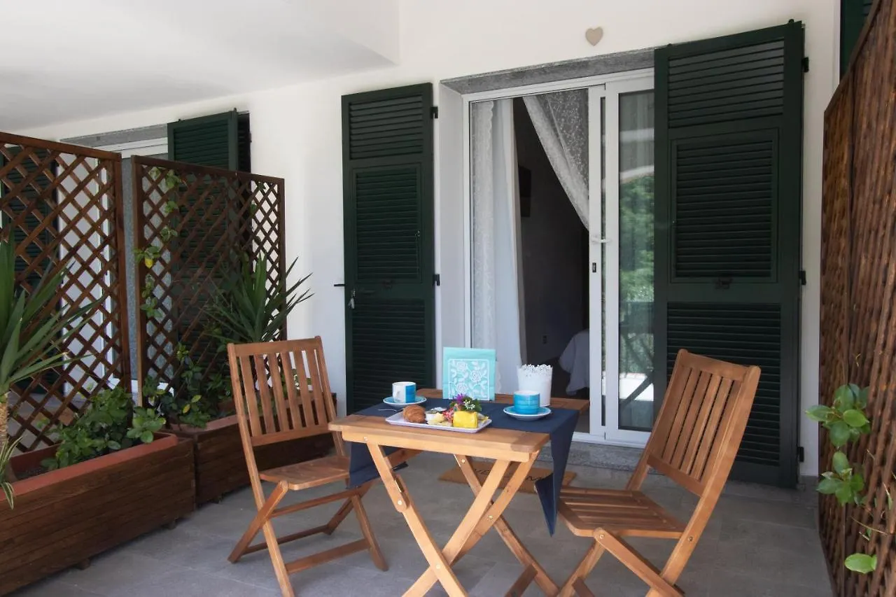 Un Posto Al Sole Bed & Breakfast Molino Nuovo  Italy